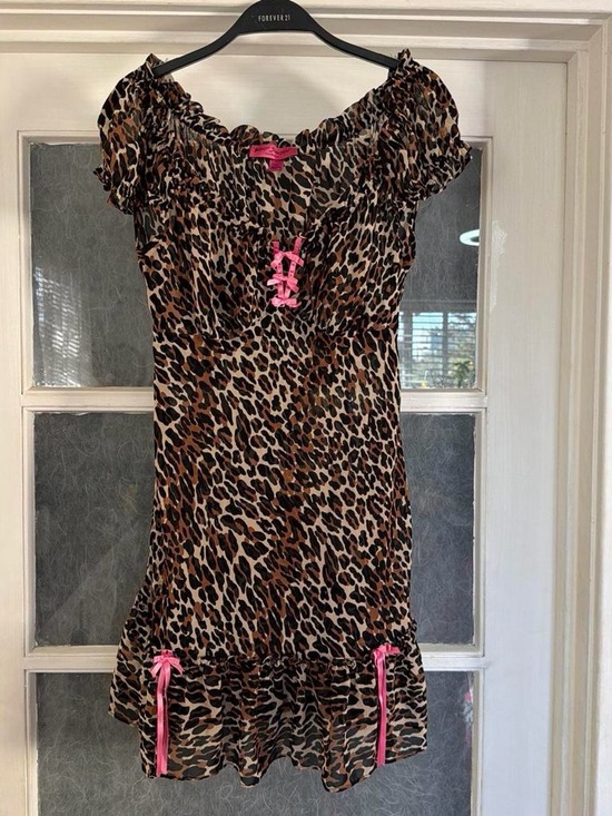 Betsey Johnson Dresses & Skirts - Y2k Vintage Betsey Johnson Leopard Print Dress with Pink Ribbon Accents